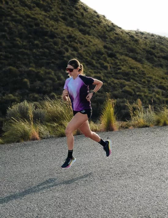 Compressport Pro Racing Socks v4.0 Run High BLACK/WHITE3