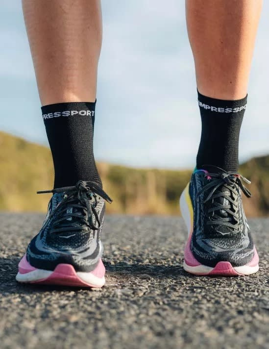 Compressport Pro Racing Socks v4.0 Run High BLACK/WHITE2