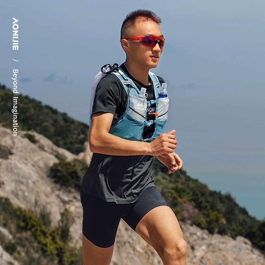 Aonijie Speed Series 5L con Portabastón Celeste3