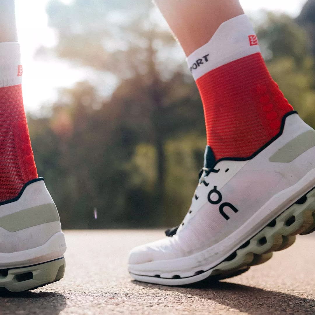 COMPRESSPORT PRO RACING SOCKS V4.0 RUN HIGH RED/WHITE3