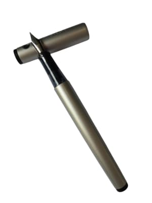 PLUMA EXPLORER PLATEADO