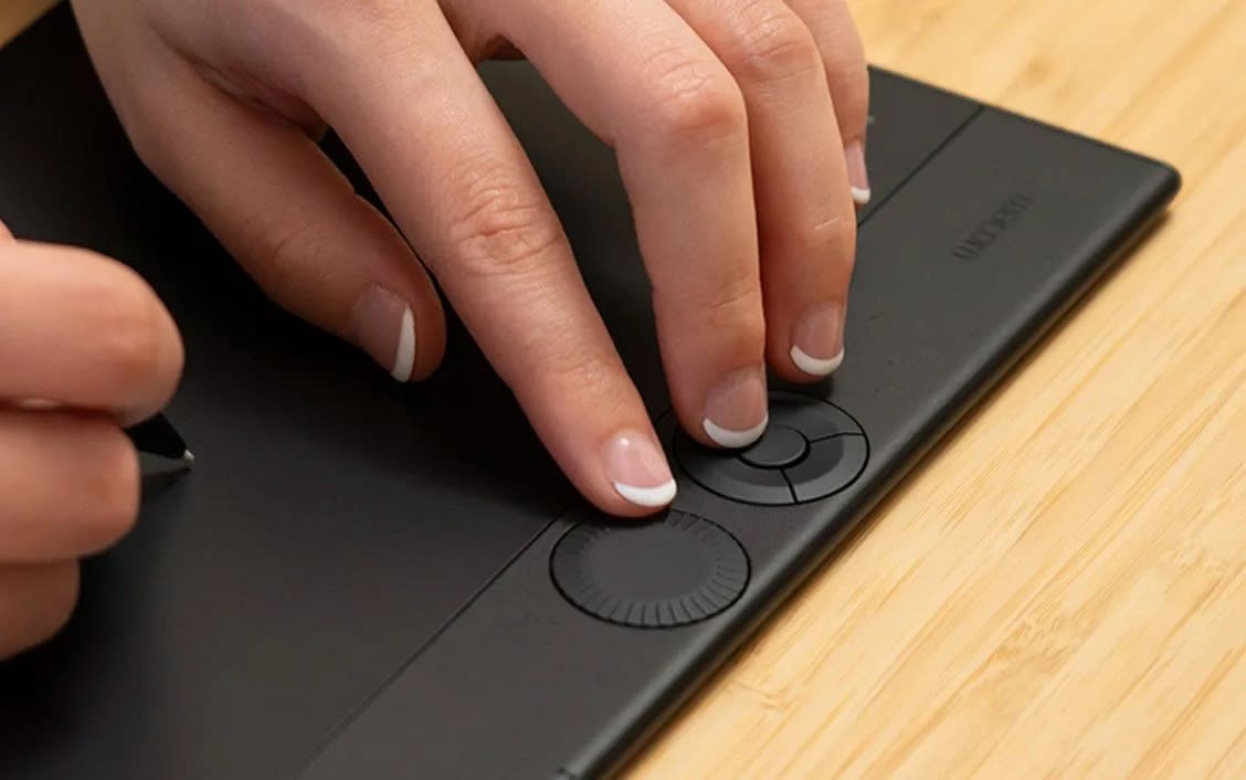 Wacom Intuos Pro Medium, PTK670K0A | SyD - Servicio Técnico Apple