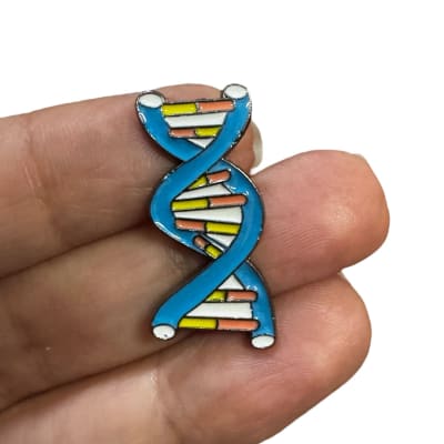 ADN Pin Prendedor