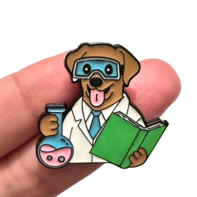 Perro Científico con Libro y Matraz Pin Prendedor