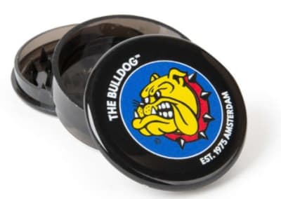 Moledor plastico 2 partes Bulldog negro1