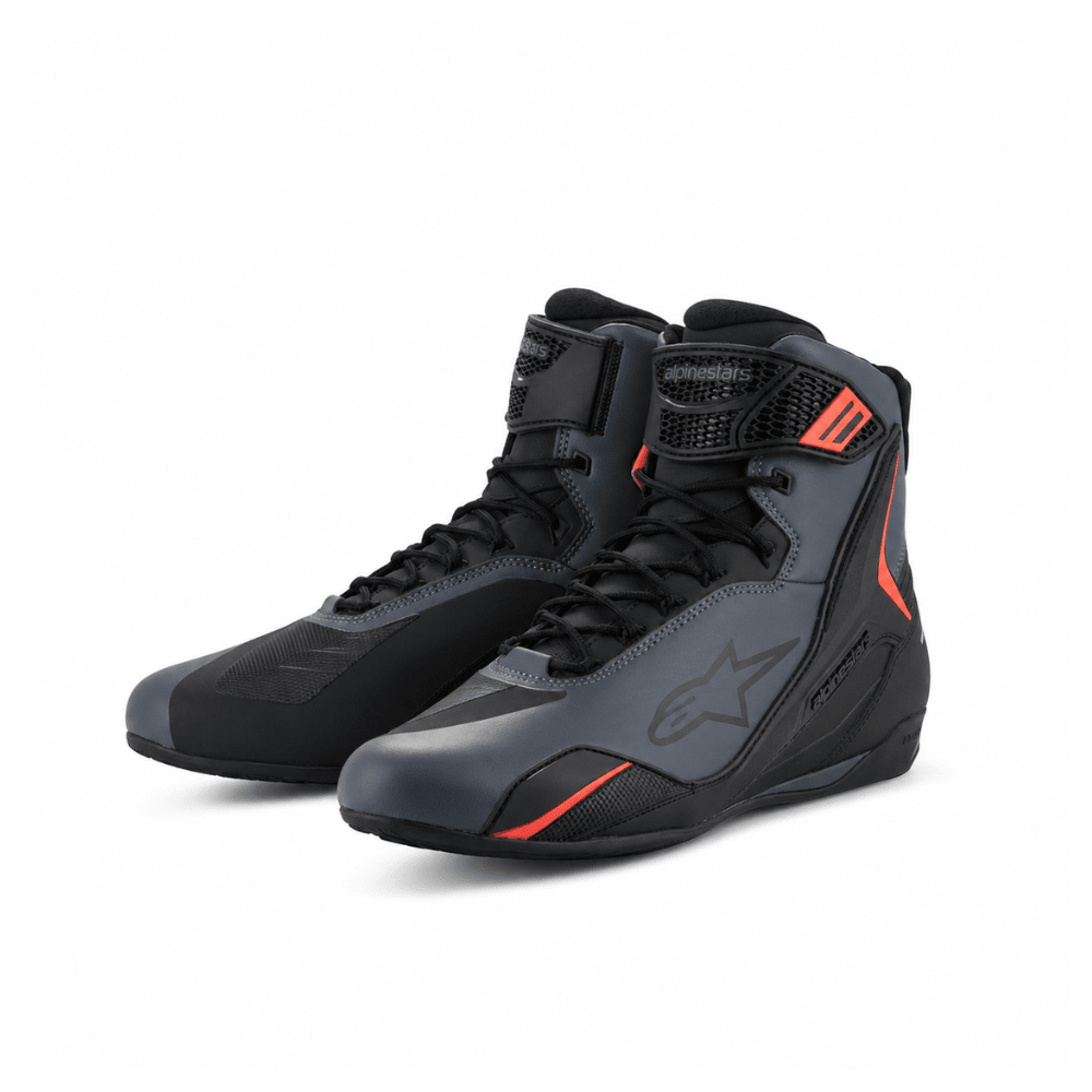 BOTA PARA MOTO ALPINESTARS FASTER 4 NEGRO GRIS ROJO FLÚOR CON PROTECCIÓN DEPORTIVA1