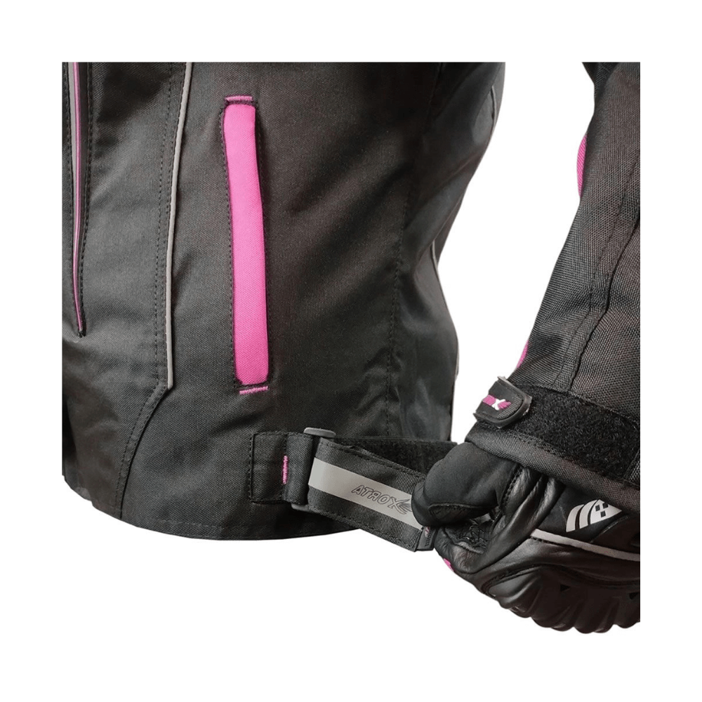 CHAQUETA PARA MOTO MUJER ATROX CHRONO-1 CON PROTECCIONES NEGRA ROSA4