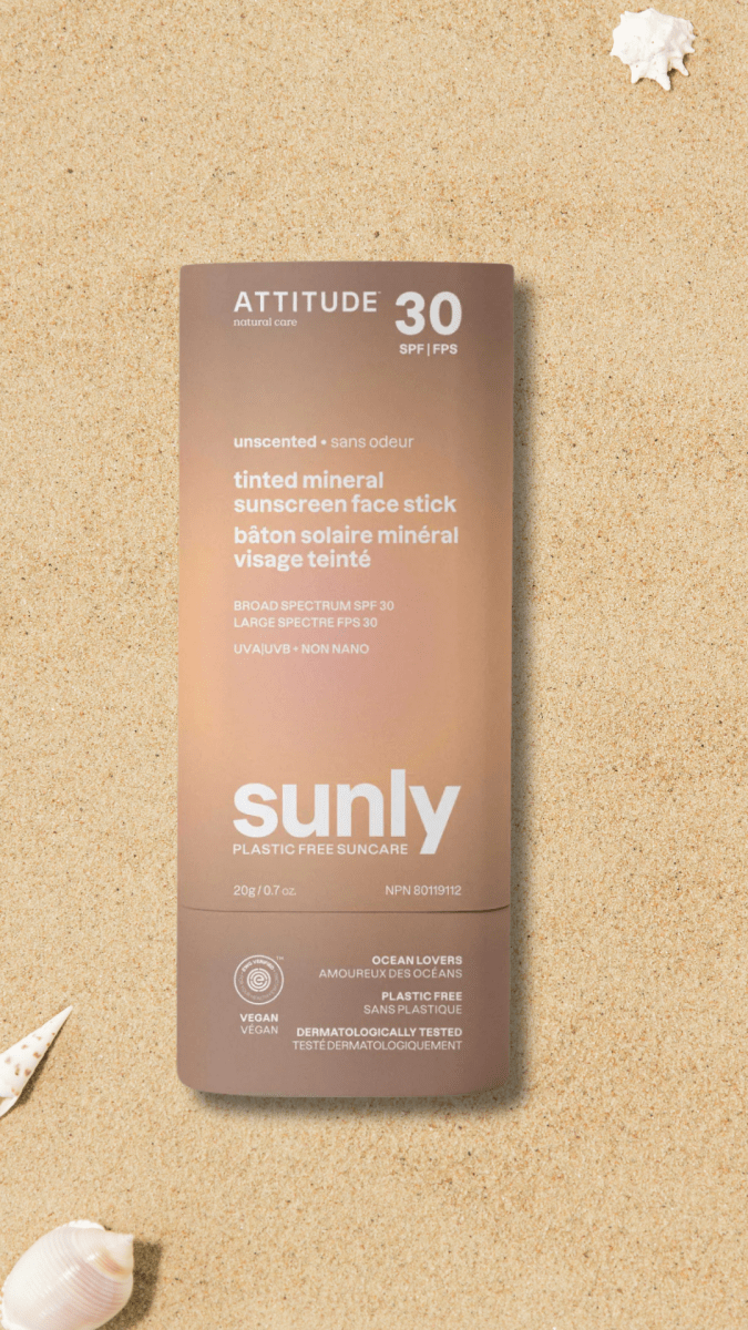 ATTITUDE SUNLY OCEANLY BLOQUEADOR FACIAL CON COLOR  EN BARRA 30SPF 20GR2