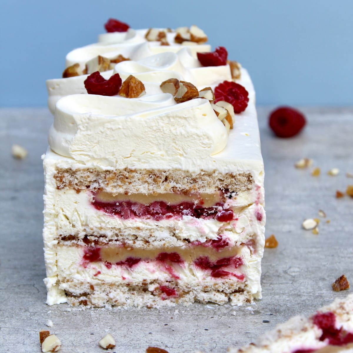 Barra merengue almendrado, frambuesa y manjar3