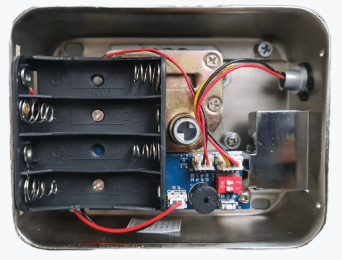 Cerradura electrónica Inalambrica interior con 2 controles remoto 5V A-AL-PRO 13X10X4CM3