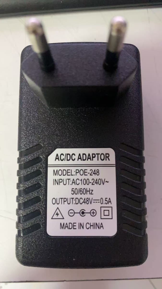 IAIT ADAPTADOR POE DE 1 PUERTO AC/DC (1000BASE-T, 48V, 24 W)1