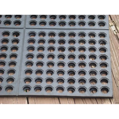 Piso Antifatiga 900 x 1500 x 20 mm. Escurre Agua Negro Sin Unión