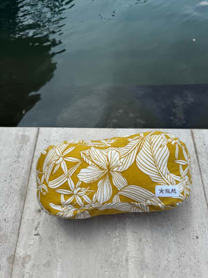 Cojin Mostaza Flores1