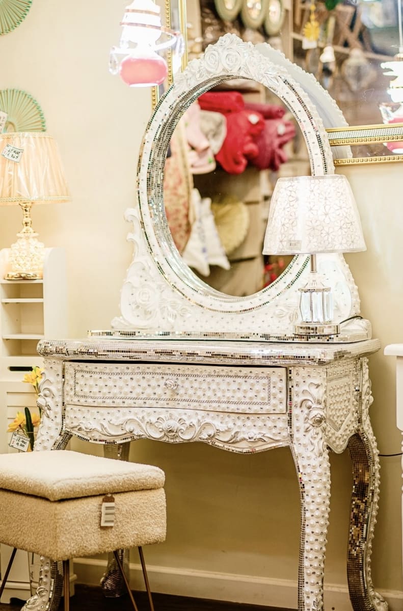 Tocadores: Espacios de Belleza, Orden y Bienestar en el Hogar