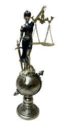 DAMA DE LA JUSTICIA SOBRE MUNDO PLATEADA