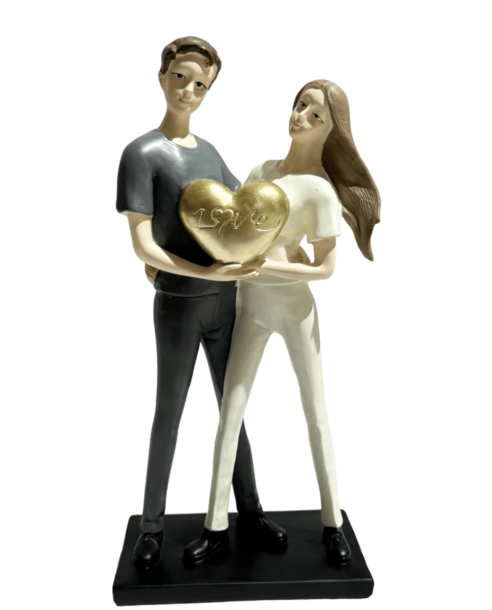 PAREJA CORAZON EN SUS MANOS1