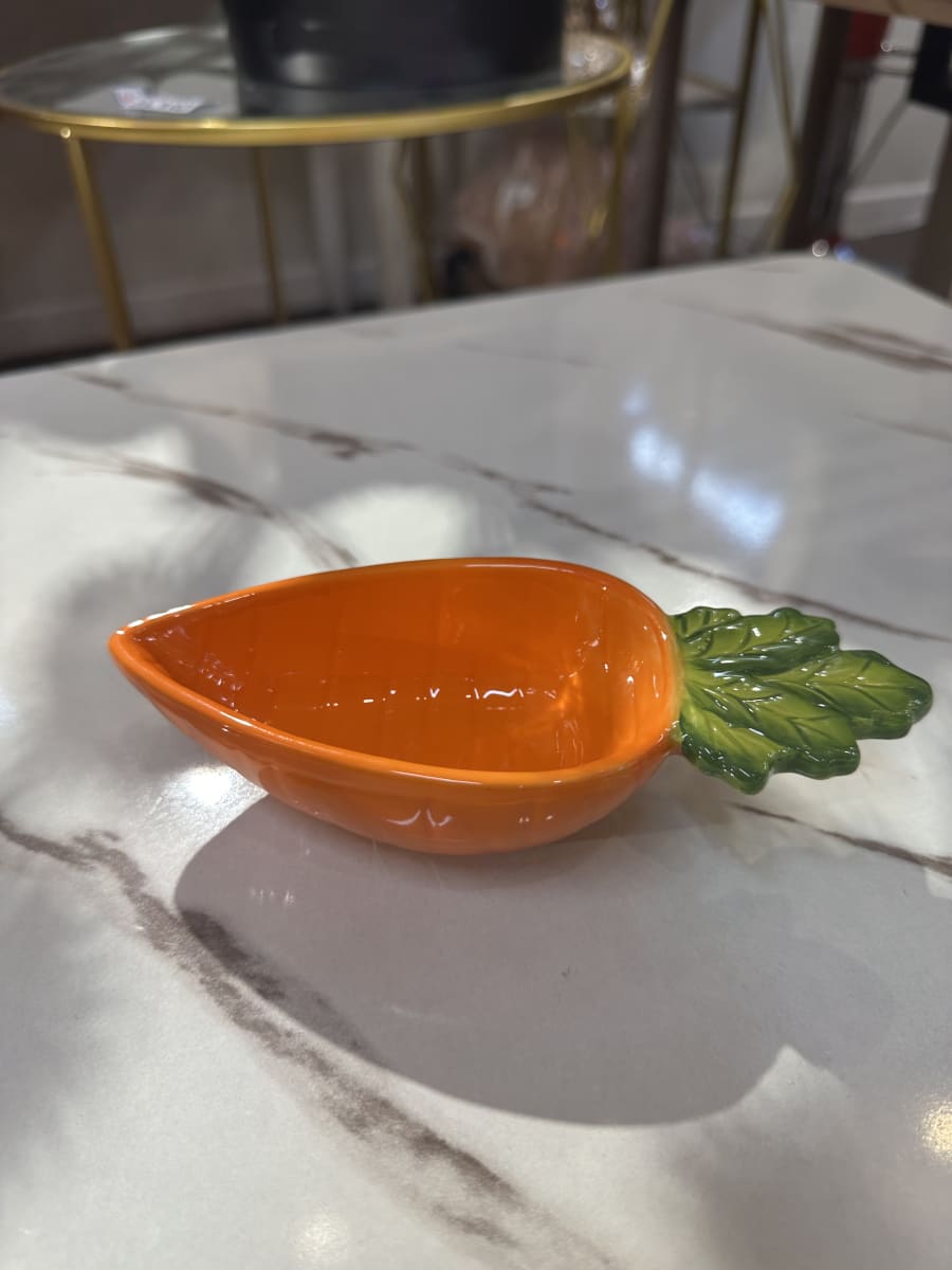 PLATO DE CERAMICA FORMA ZANAHORIA1