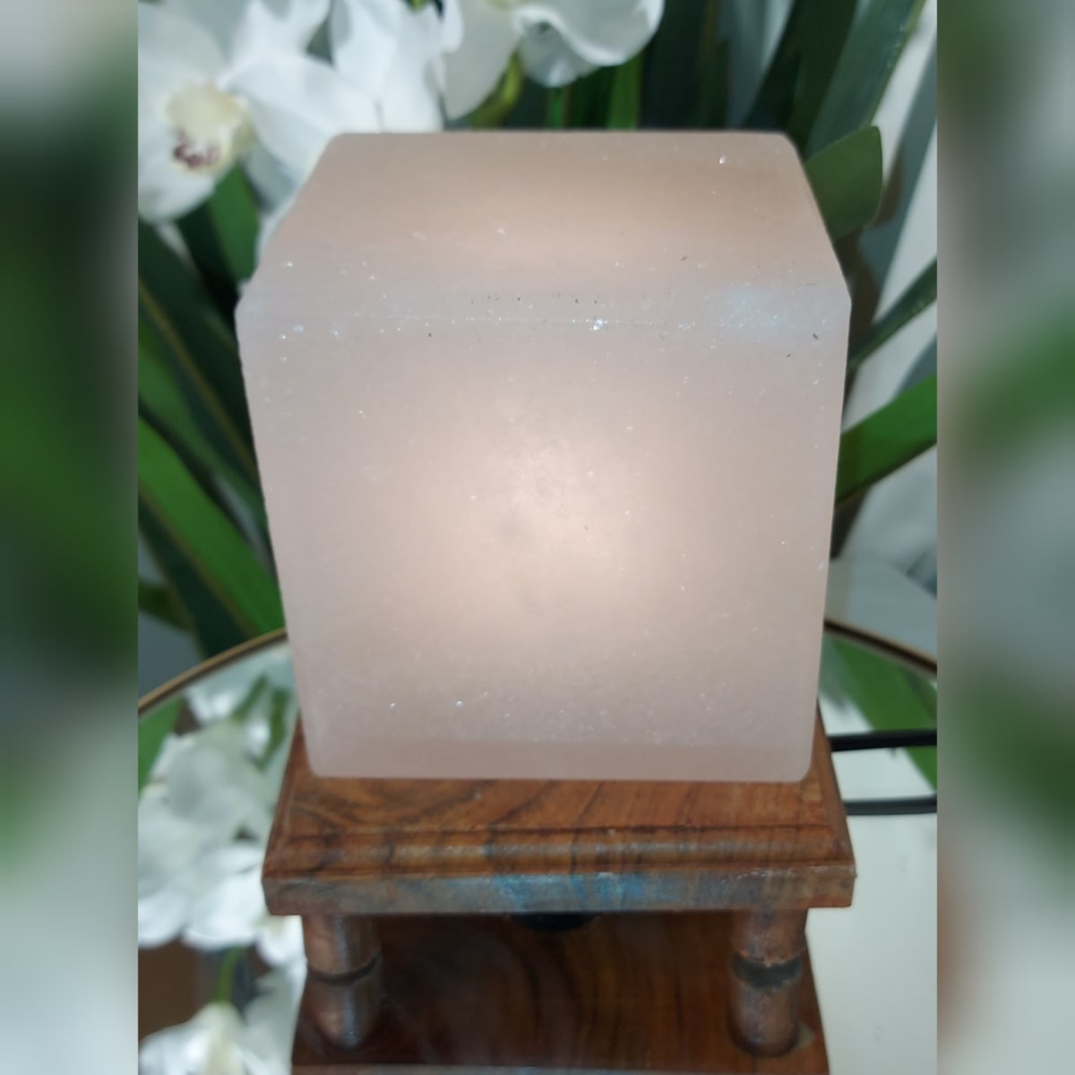 LAMPARA DE SAL BLANCA CUBO1