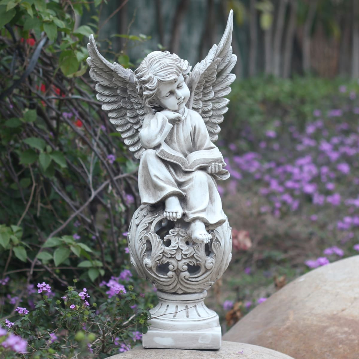ESCULTURA ANGEL SOBRE ESFERA3