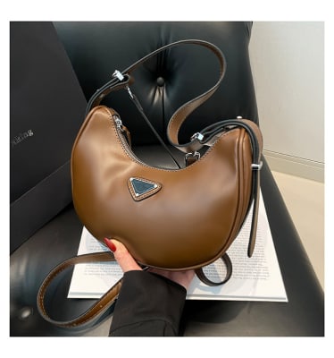 Cartera  Oval Marron1