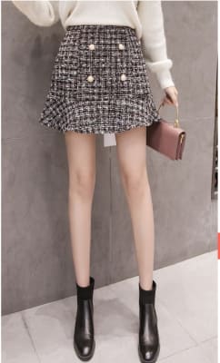 Falda de cuadros con Botón Negro  Conti1