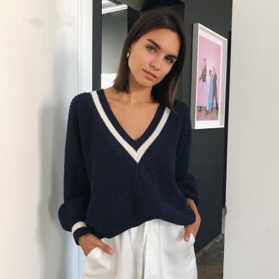 Sweater Mujer Cuello V Azul Oscuro2