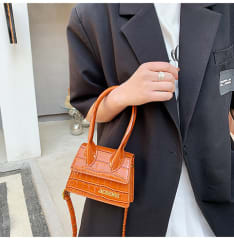 Cartera Jaquemus Camel