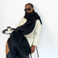 Bufanda Oversize de Lana Mujer Negra con Flecos