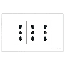 ENCHUFE EMB TRIPRE 16 A  UYUST1