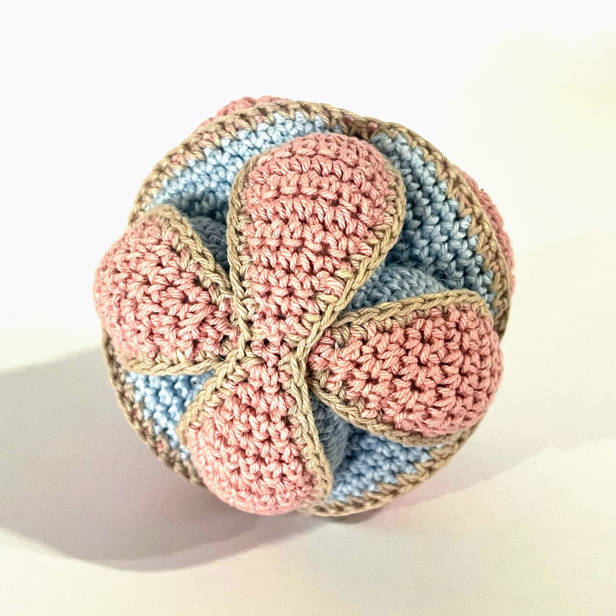 Pelota Montessori amigurumi grande