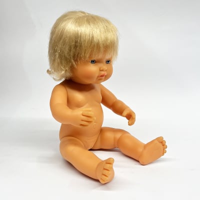 Muñeca europea niña con pelo 38cm - Producto de vitrina1