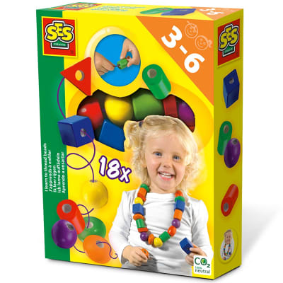 Aprendo a enhebrar cuentas1