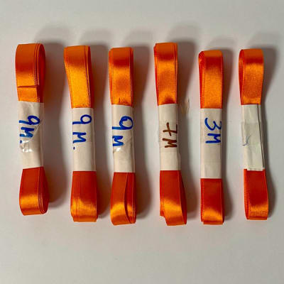 Cintas satín de 15mm en color naranja, 40 metros total - Producto de vitrina1