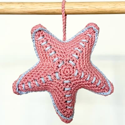 Colgante estrella de mar amigurumi1