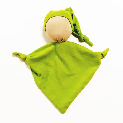 Muñeco Waldorf nudos, verde1