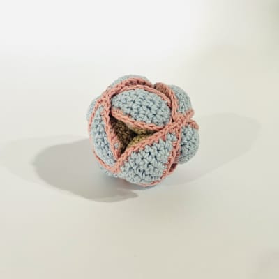 Pelota Montessori amigurumi pequeña1