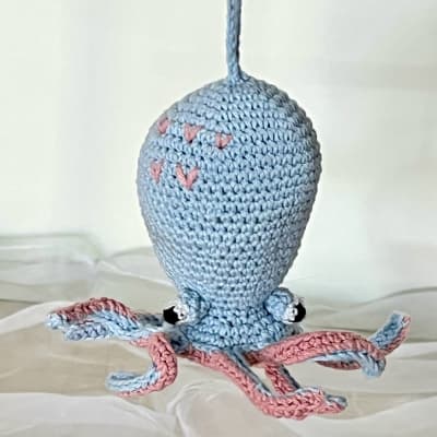 Colgante pulpo amigurumi