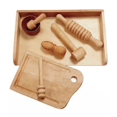 Tabla de amasar con tabla de picar y 5 utensilios de cocina de madera nativa