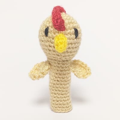 Títere dedo gallo amigurumi1