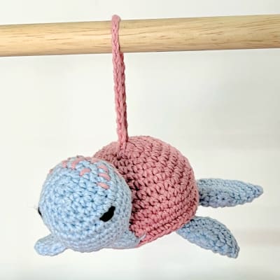 Colgante tortuga marina amigurumi1