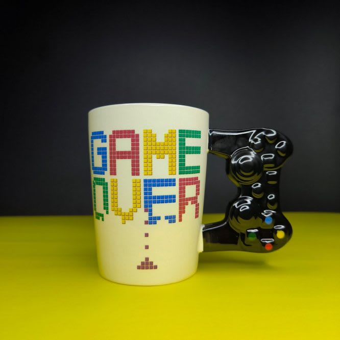 TAZA EN CAJA GAME OVER1