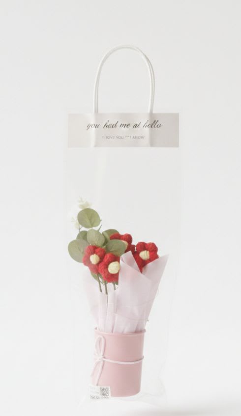 MARGARITA A CROCHET C/ BOLSA1