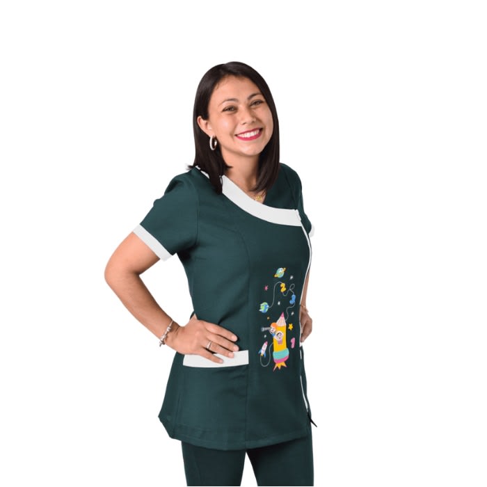 Delantal educadora modelo Lapicito Universal verde botella1