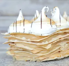 JG - TORTA HOJARASCA MANJAR MENREGUE - 12 PERSONAS