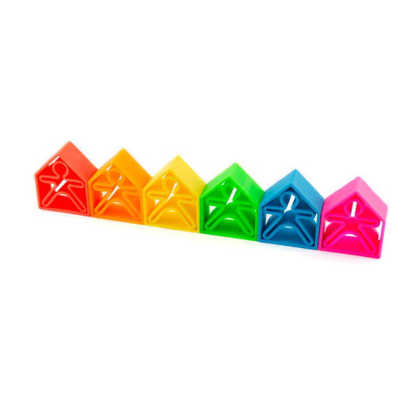 SET DE 6 PERSONAS Y 6 CASAS DE COLORES2