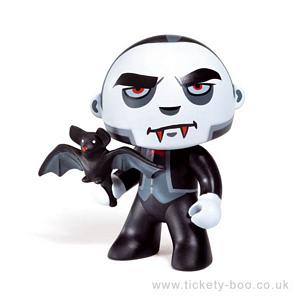 ARTY TOYS DRACULUM1