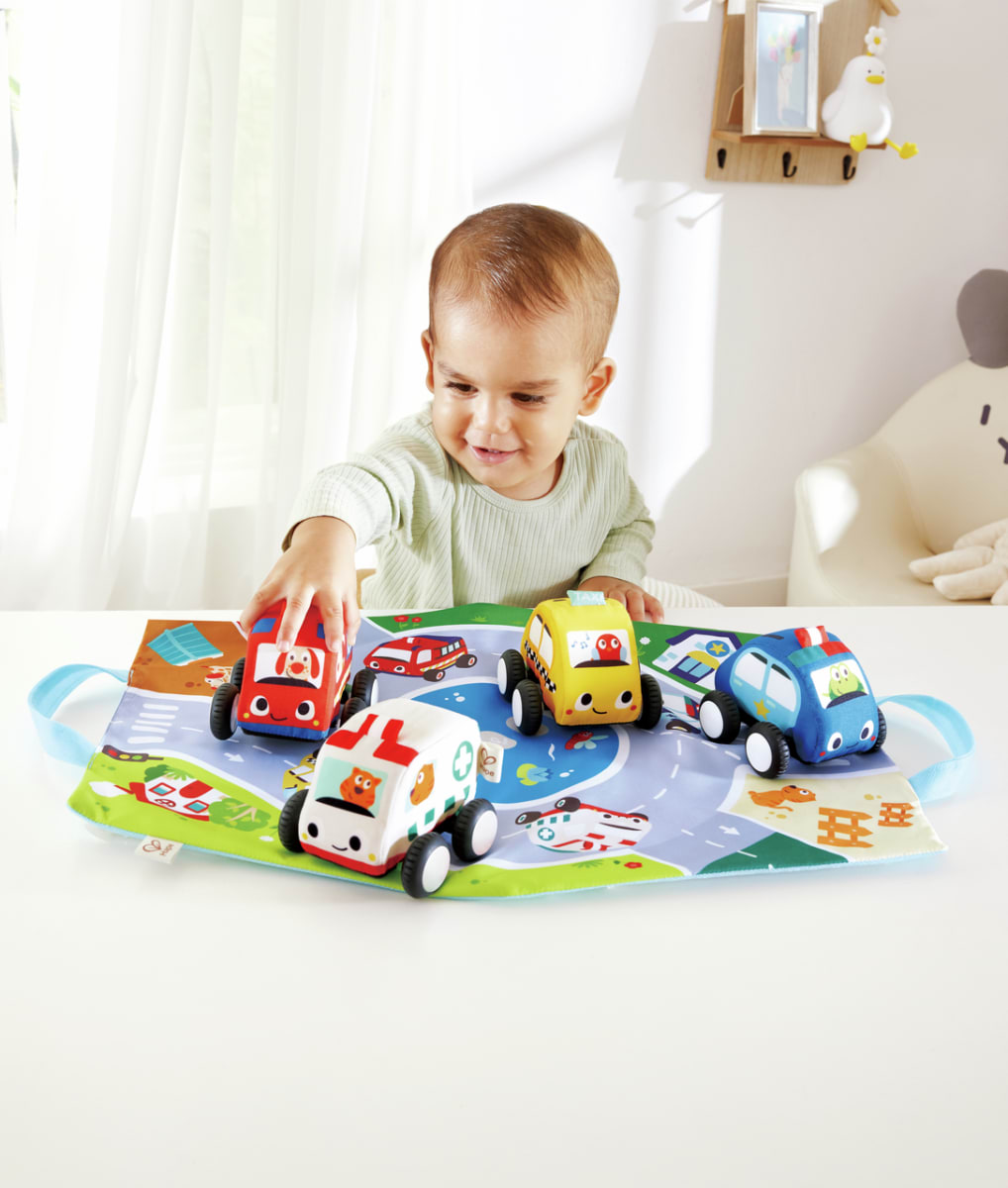 JUEGO DE COCHES DE PELUCHE RETRACTILES2