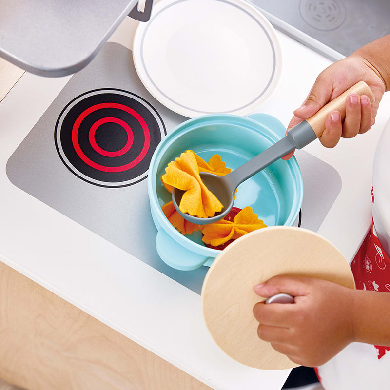 OLLA PARA COCINAR Y PLATOS PARA SERVIR2