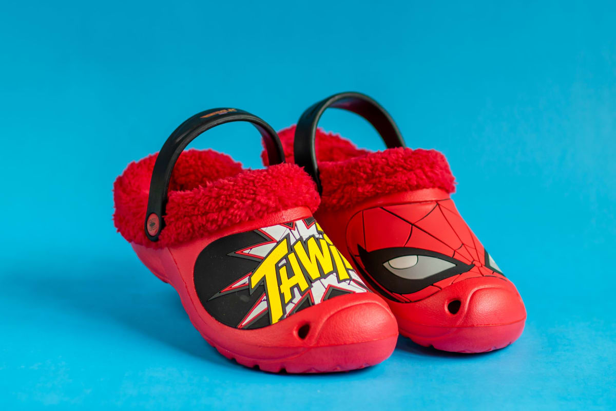 REFUGIO SPIDER MAN RED2