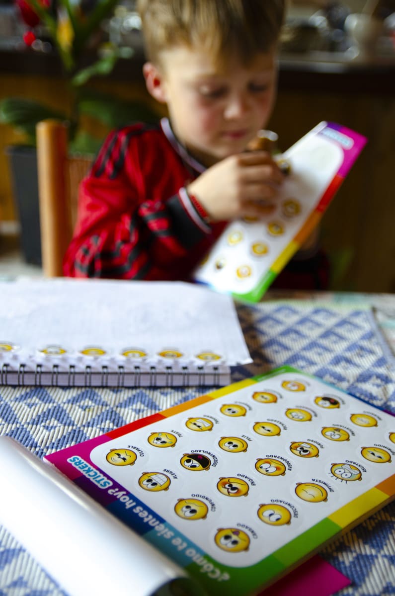 STICKERS DE EMOCIONES2